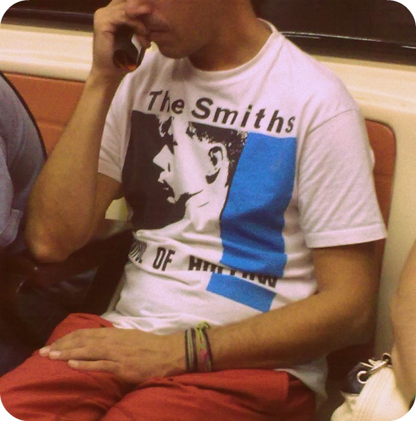 Chico con camiseta The Smiths